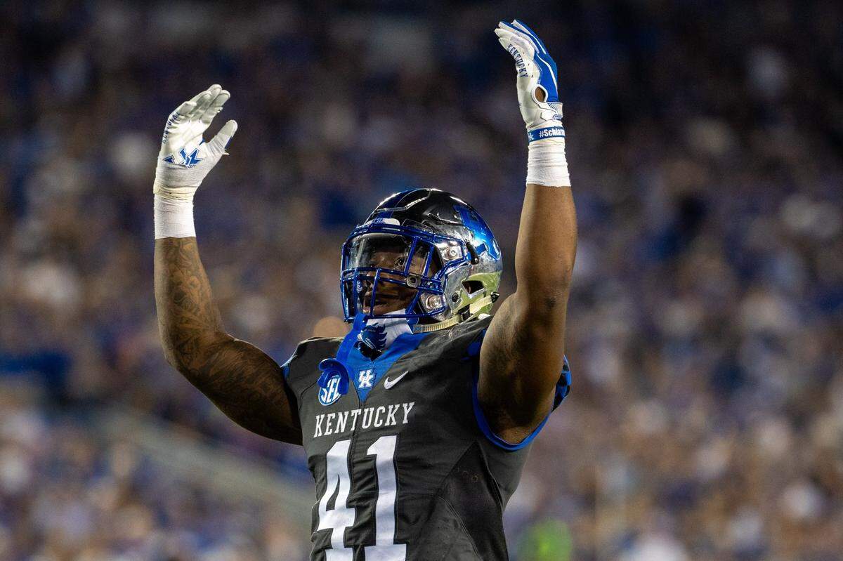 In 2018, Kentucky rush end/outside linebacker Josh Allen (41) won the Bednarik Award, the Nagurski Award, the Lott IMPACT Trophy and was named SEC Defensive Player of the Year by both the AP and the league’s coaches.