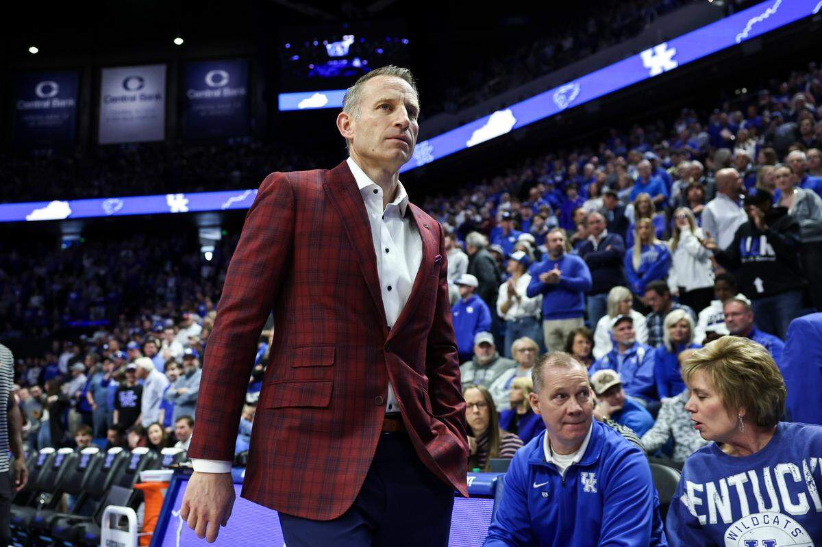 Alabama coach Nate Oats is shown prior to the Crimson Tide’s game against Kentucky at Rupp Arena on Saturday. Kentucky defeated Alabama, 117-95.