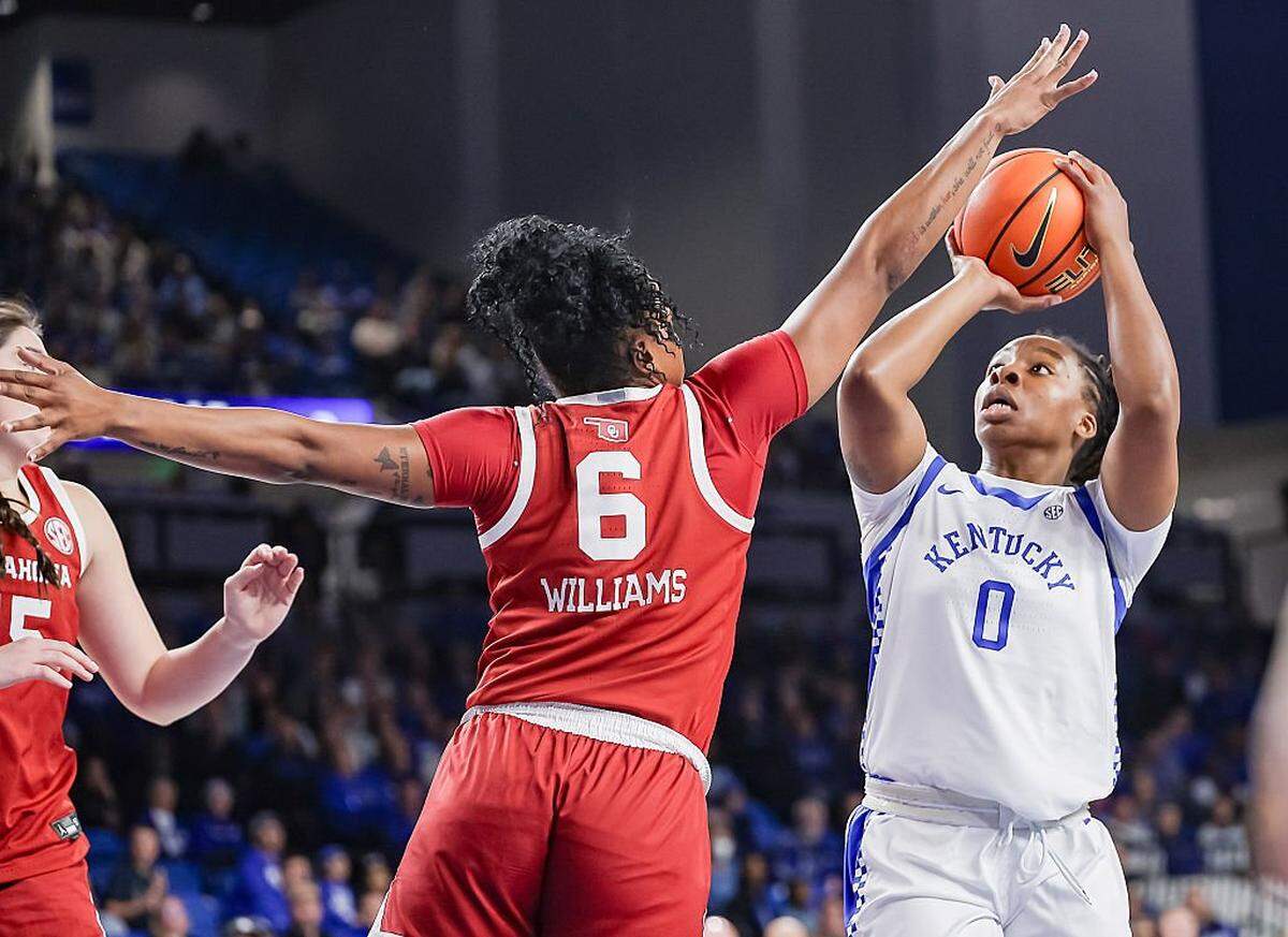 Kentucky super-senior Jordan Obi (0) had a double-double, 14 points and 10 rebounds, in UK’s 94-64 win over Arkansas in the SEC women’s basketball tournament opening round. Obi and the Wildcats will face Georgia Thursday in the SEC tourney second round.