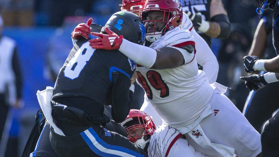 Kentucky vs. Louisville prediction: Can Cats win Governor’s Cup to reach bowl?