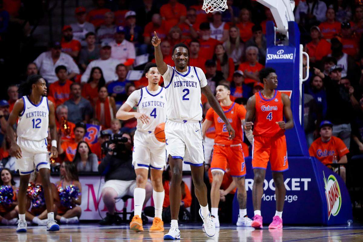 Kentucky freshman Aaron Bradshaw (2) came up big late to help the No. 6 Wildcats rally to an 87-85 win at Florida Saturday in the SEC opener for both teams.