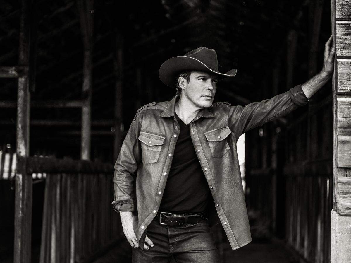 Clay Walker credits prayer as well as conventional medicine for helping him overcome MS and keep performing.