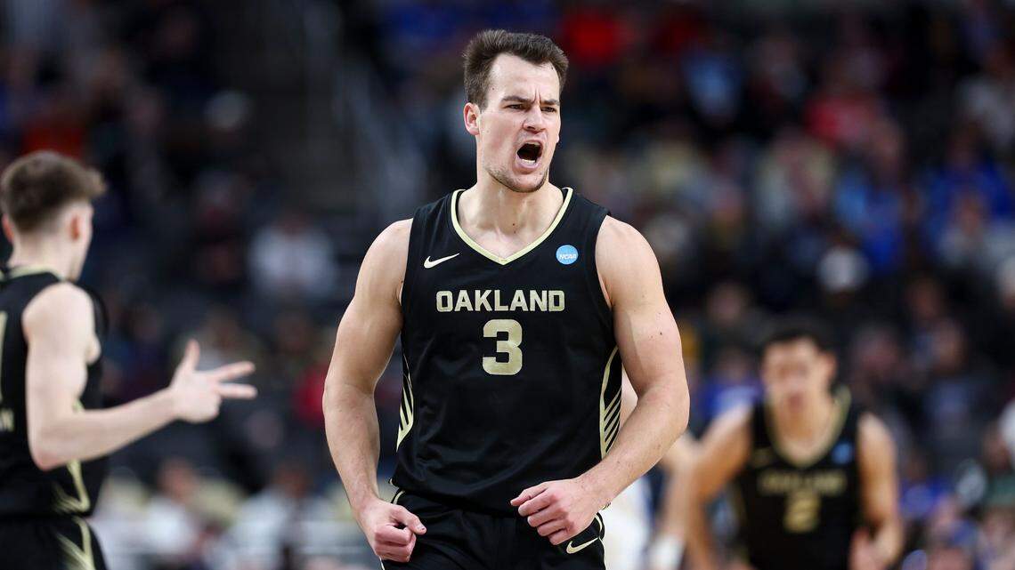 Kentucky suffers another massive NCAA Tournament upset. Oakland ends the Wildcats’ season.