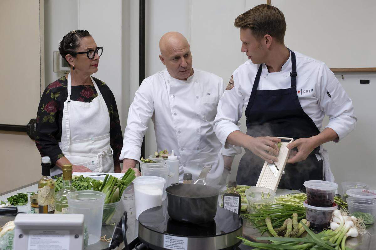 Chef and guest judge Nancy Silverton and head judge Tom Colicchio quiz chef Brandon Rosen on what he’s cooking for the “Carne!” episode of “Top Chef” Kentucky.