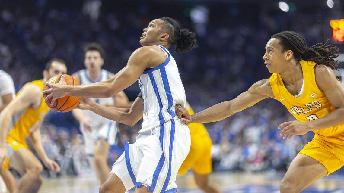 Jaland Lowe made his UK basketball debut. And the Cats rolled over Valparaiso