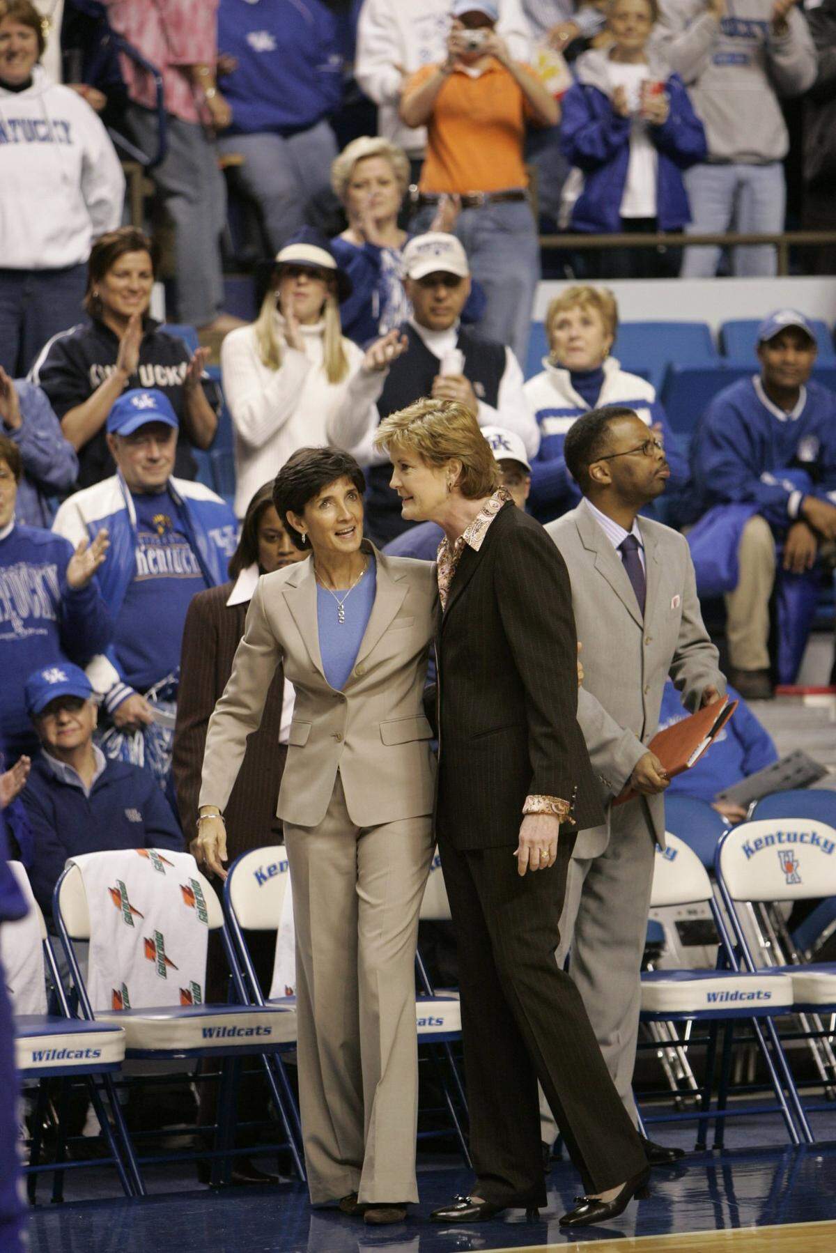 Kentucky coach and longtime former Tennessee assistant women’s basketball coach Mickie DeMoss greeted her old boss, UT Coach Pat Summitt, right, before UK upset the No. 1 Lady Vols 66-63 in Rupp Arena on Jan. 26, 2006.