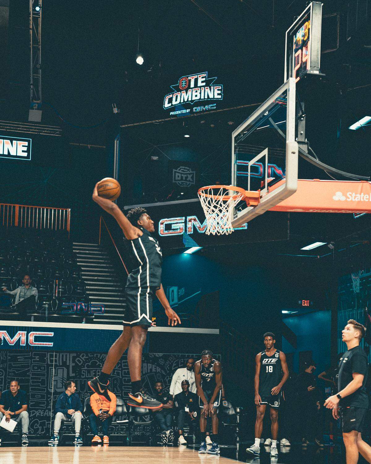 UK is among the eight schools and professional pathways Karter Knox is still considering.