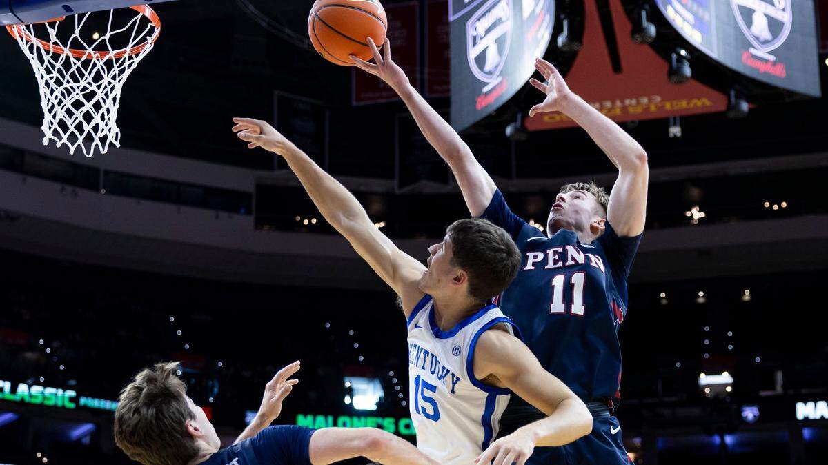 College basketball final: Kentucky Wildcats 81, Penn Quakers 66