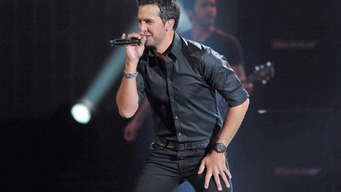 2013 American Music Awards - Show