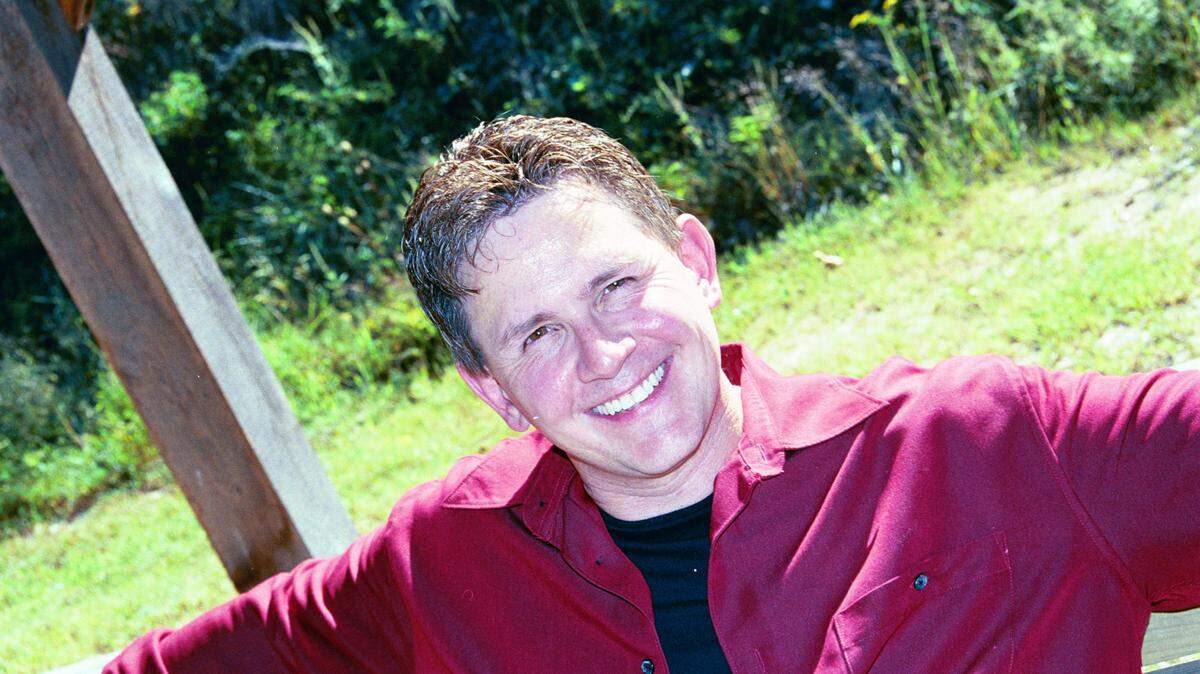 Carter County teacher Dwain Messer found inspiration for his lastest song, “Ease My Troubled Mind,” in the everyday woes people face. Now he’s got a new album coming out.