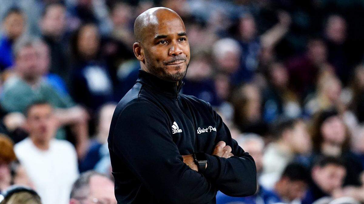 Once a standout guard at Seton Hall, Saint Peter’s head man Shaheen Holloway will coach in the NCAA Tournament as a head man for the first time when the Peacocks face Kentucky in Thursday’s round of 64.