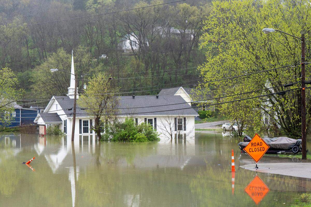 Benson Ave was closed due to hight water, Sunday April 6, 2025 in Frankfort, Ky. Photo by Mark Mahan