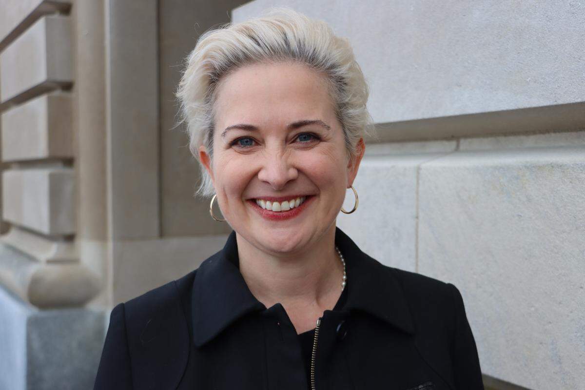 Kim Reeder is running for Kentucky auditor of public accounts on the November 2023 ballot. She is a Democrat.