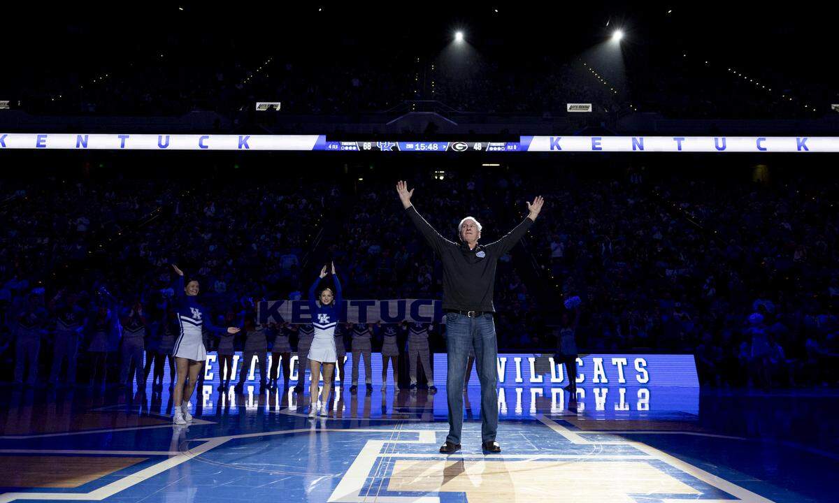 Jim Master was the “Y” during Kentucky’s 105-96 win over Georgia last weekend. Master scored 1,283 points as a Wildcat and helped lead the team to a Final Four appearance in 1984.