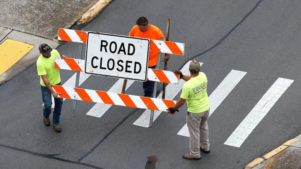 Employees with PECCO Inc. closed Short Street between Eastern Ave. and Midland Ave. Monday morning for the Midland Avenue trunk sewer upgrade. It will be closed thru Sept. 28. Detours will be via Corral St. and Main St. The project is scheduled for completion in early 2019.