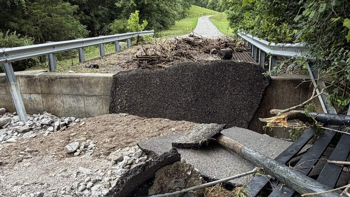 At least 5 dead after storms bring flash floods to Kentucky, Tennessee