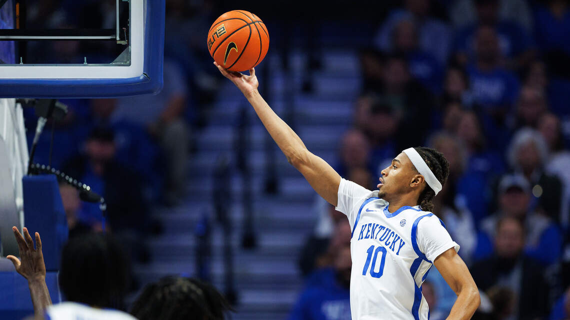 Kentucky basketball gets off to sloppy start, tops Little Rock in exhibition opener
