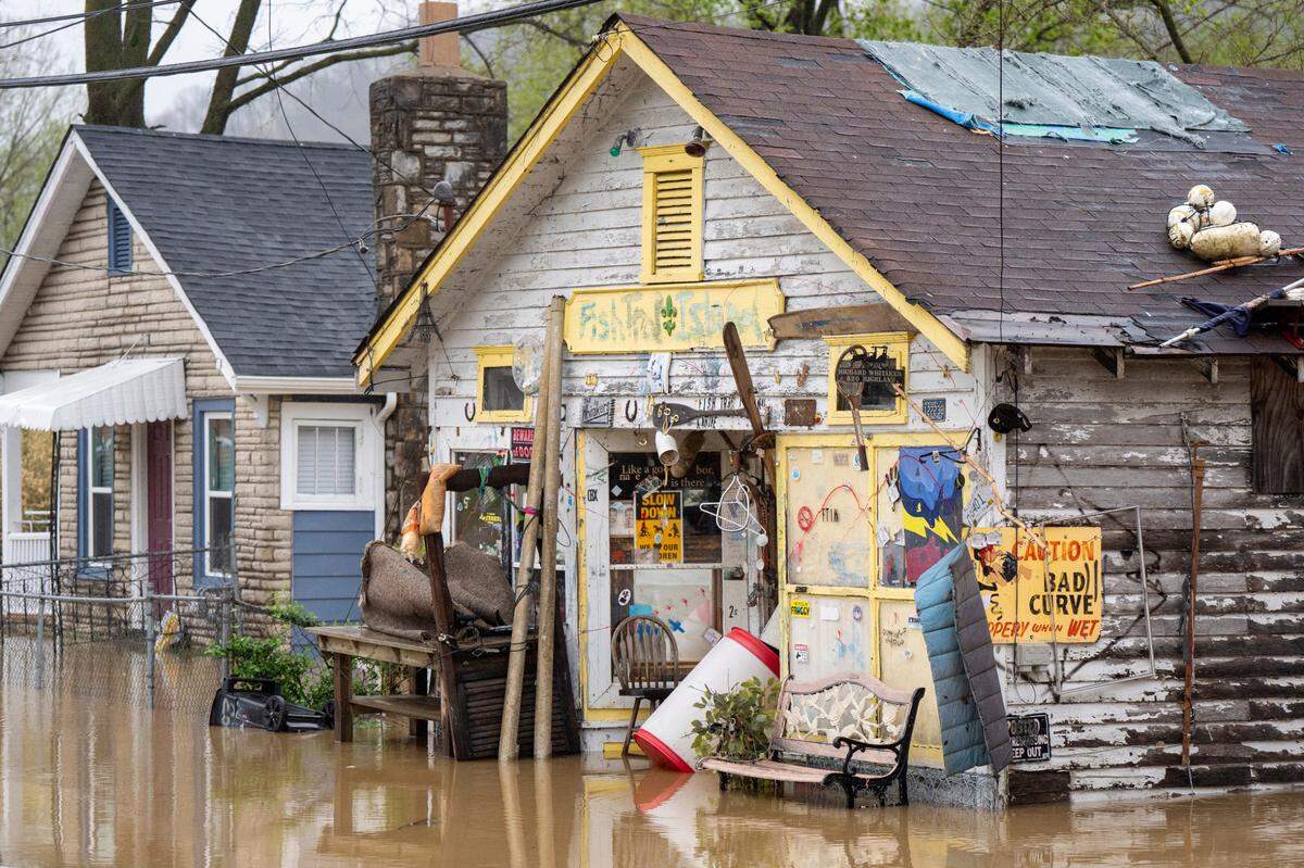 Homes along Kentucky Avenue, Sunday April 6, 2025 in Frankfort, Ky. Photo by Mark Mahan