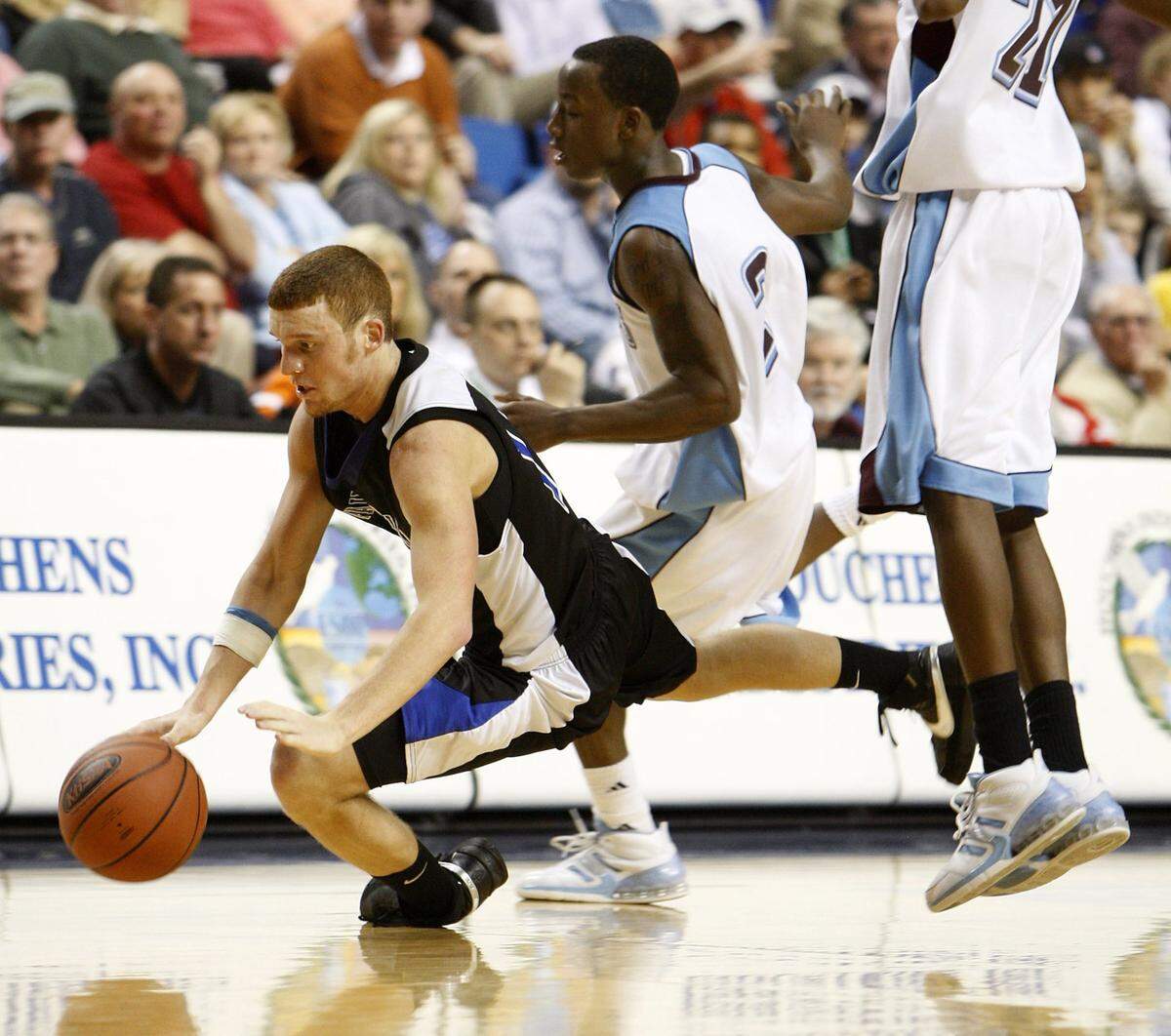 The last time Paintsville reached the state tournament, 2008, Landon Slone (12) was the Tigers’ star player. Now the Paintsville head coach, Slone had 35 points in the Tigers’ 93-87 upset of Jeffersontown in the 2008 Sweet 16 first round.