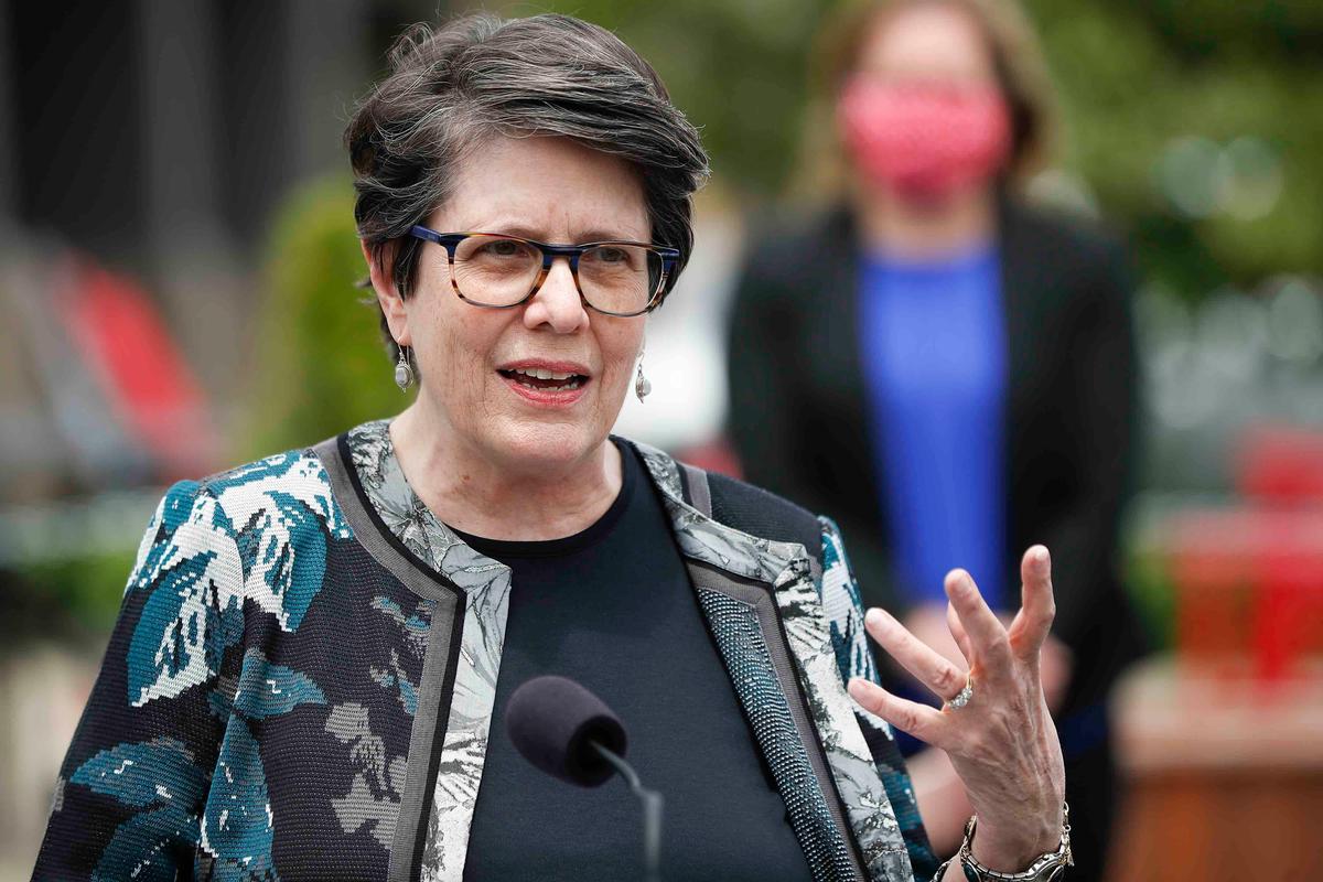Lexington Mayor Linda Gorton said that she believes it will be safe to eat at Lexington restaurants that follow Gov. Andy Beshear’s requirements for reopening during the COVID-19 pandemic.