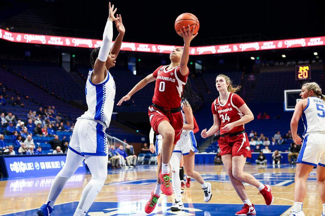 Taliah Scott (0) averaged 22.1 points per game as a freshman at Arkansas last season before transferring to Auburn.