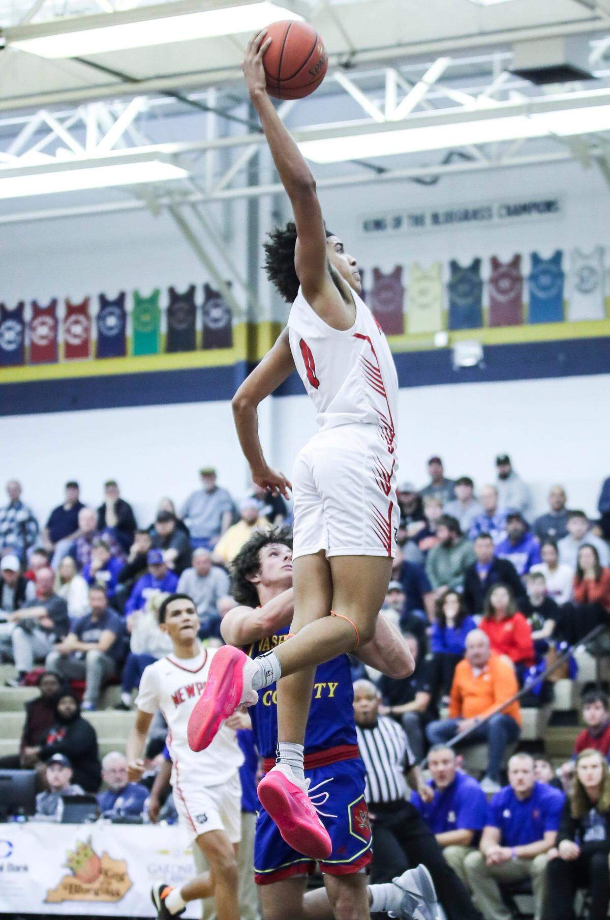 Newport’s Taylen Kinney averaged 17.5 points and four rebounds while shooting 48.4 percent on field-goal tries and 41.4 percent on 3-pointers last season.