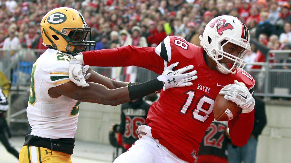 Ahmad Wagner had 1,028 yards and 17 touchdowns on 58 catches in his one season of football at Wayne High School in Huber Heights, Ohio.