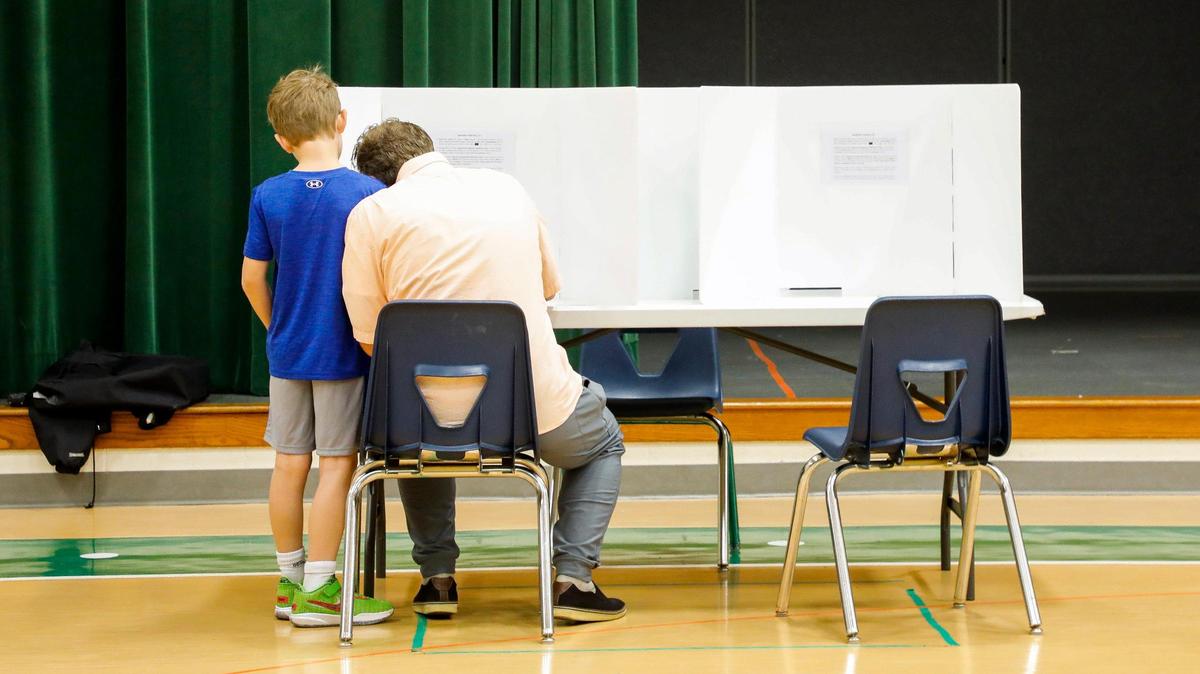 Voters cast their ballots at Clays Mill Elementary School in Lexington May 16, 2023, as Kentucky went to the polls on primary election day. Here’s how to find your polling place in the Tuesday, Nov. 5 General Election.