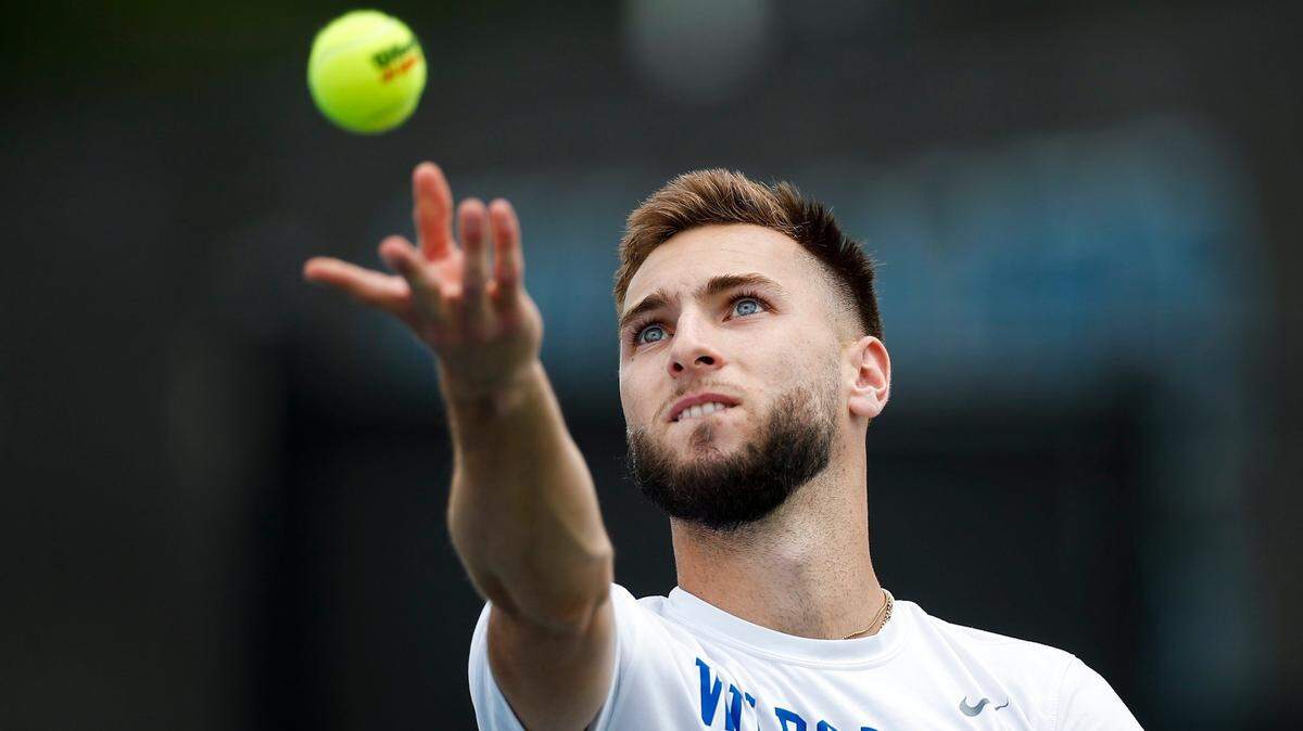 Josh Lapadat joins JJ Mercer to form Kentucky’s fourth-ranked doubles team. Lapadat is also one of UK’s top singles players this season.