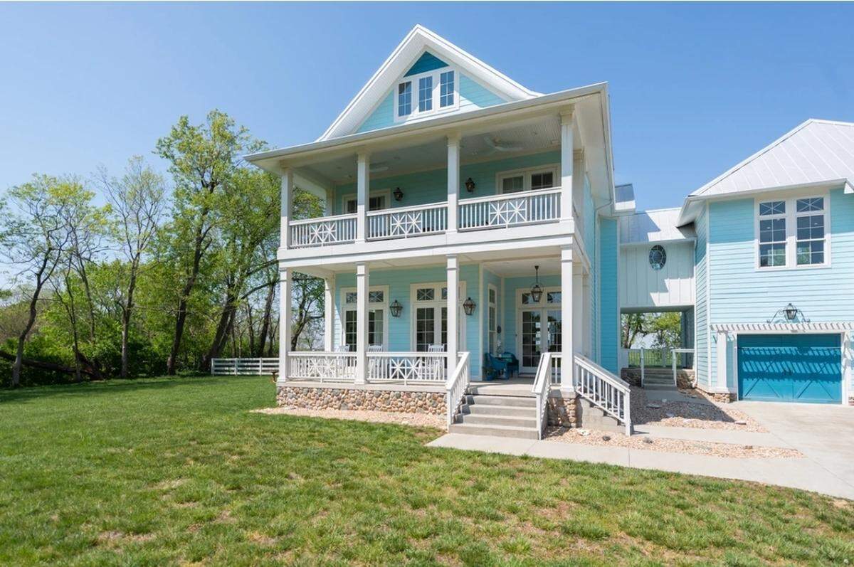 Bleubird Studio + Suites in Georgetown is an art gallery, pilates studio, bnb and more.