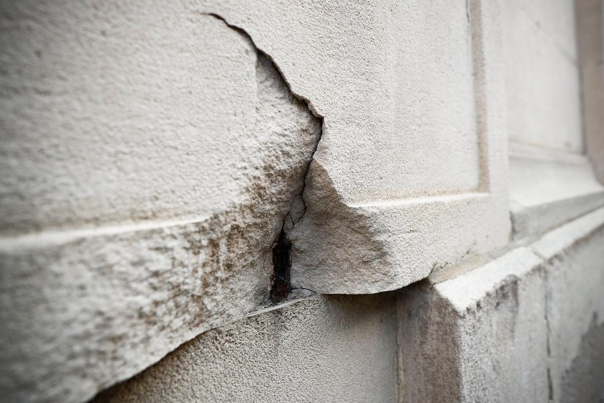 A crack in the stone at the Lexington-Fayette Urban County Government Center in downtown Lexington, Ky., Wednesday, Sept. 11, 2019. An EOP Architects report shows the city may need to spend up to $5.1 million to fix exterior problems to the building on Main Street.