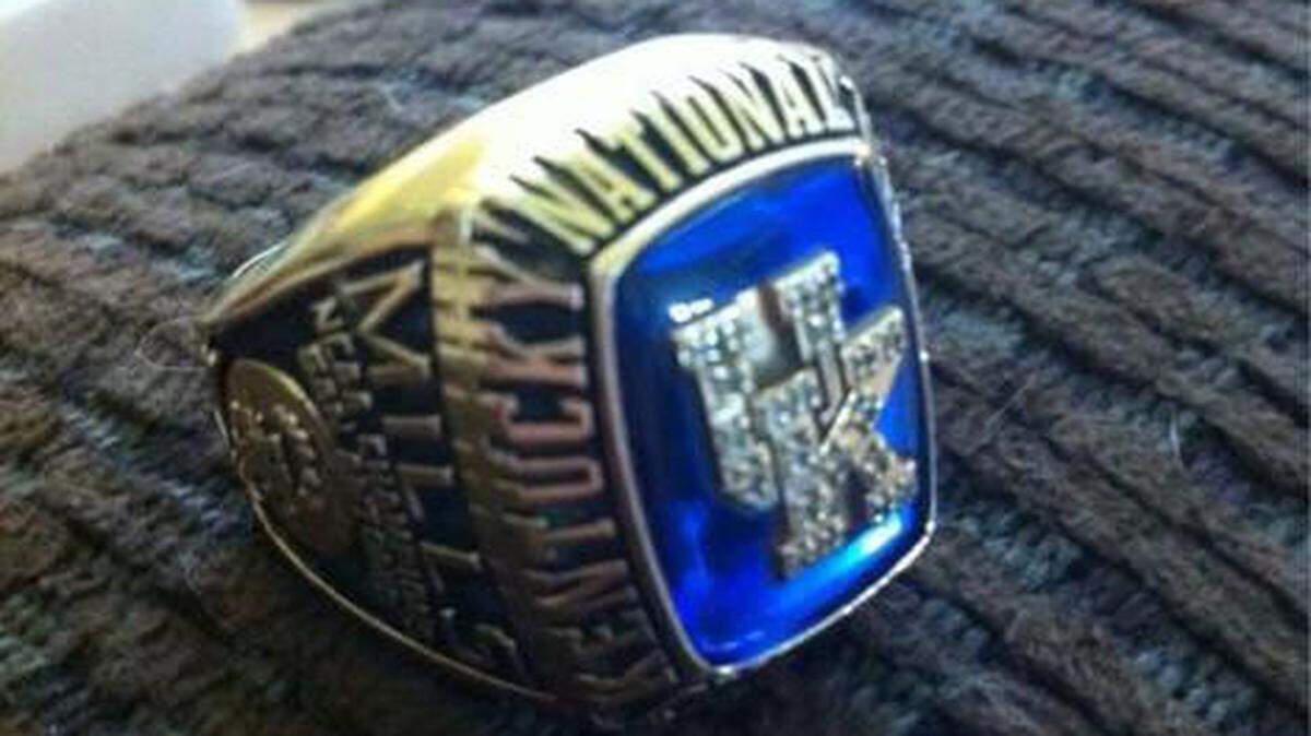 Cameron Mills' ring from Kentucky's 1998 national championship resurfaced with help from a contact on Twitter.