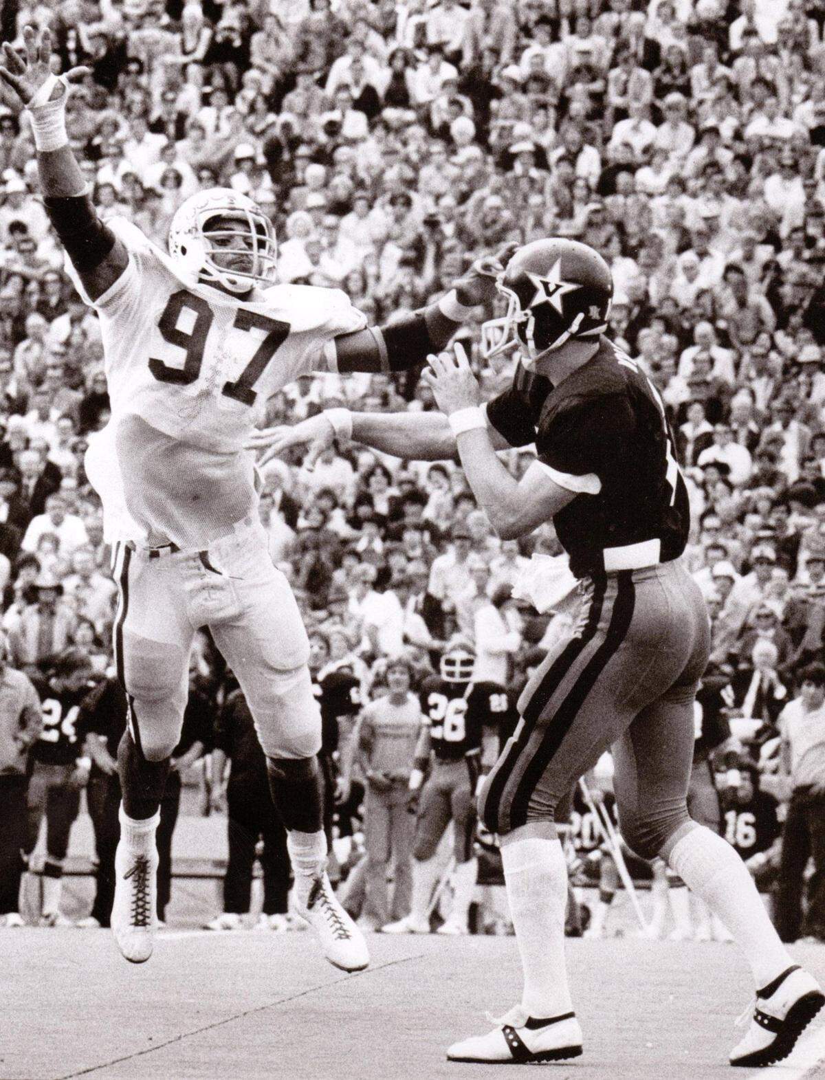Kentucky football star Art Still (97) made 327 tackles, 205 of them solo, in his iconic UK football career (1974-77).