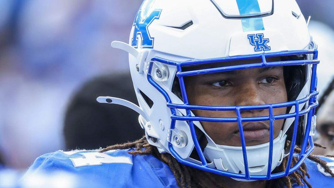 Kentucky defensive tackle Tavion Gadson (94) “has fought through a lot of injuries, works really hard and is getting better and better,” Mark Stoops said.
