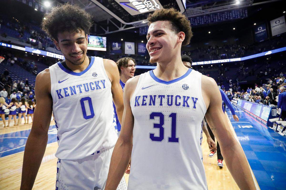 Kentucky’s Jacob Toppin (0) and Kellan Grady (31) leave the court after a game against Southern University this month. Kentucky is 9-2 entering Wednesday night’s SEC opener.