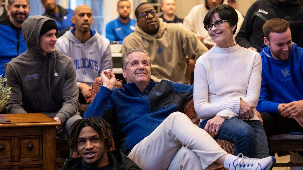 From the awkward to applause, a peek inside the Calipari house on Selection Sunday