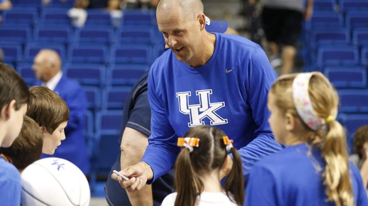 Ex-Cat Todd Svoboda signed autographs before the alumni game last season. Svoboda was diagnosed with cancer last winter. 