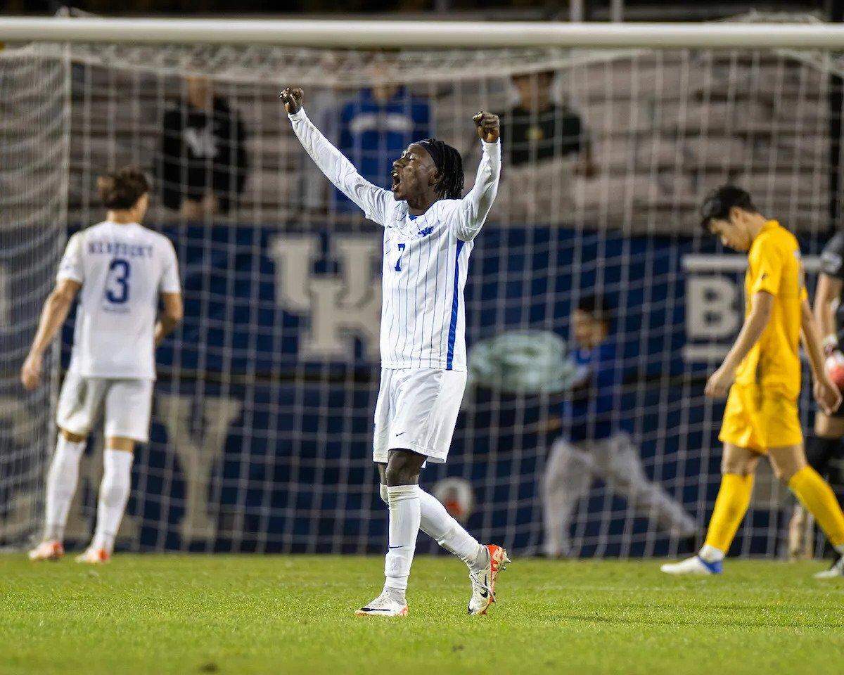 Freshman Alfred Baafi (7) scored his first collegiate goal Friday night, the only ball to find the net during the Wildcats’ 1-0 win over second-ranked West Virginia. It came in the 32nd minute off an assist from former Bryan Station standout Max Miller.