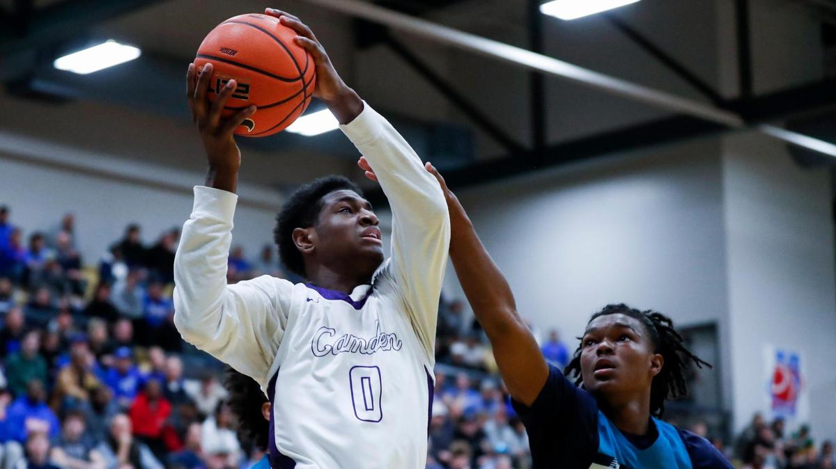 Camden (N.J.) High School shooting guard and Kentucky class of 2024 recruit Billy Richmond (0) drives to the basket against Combine Academy (N.C.) during a game at the William Exum Center at Kentucky State University in Frankfort, Ky., Friday, February 3, 2023.