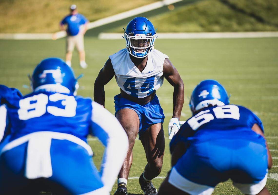 Kentucky linebacker Jamin Davis hopes to hear his name called in the NFL Draft this spring.