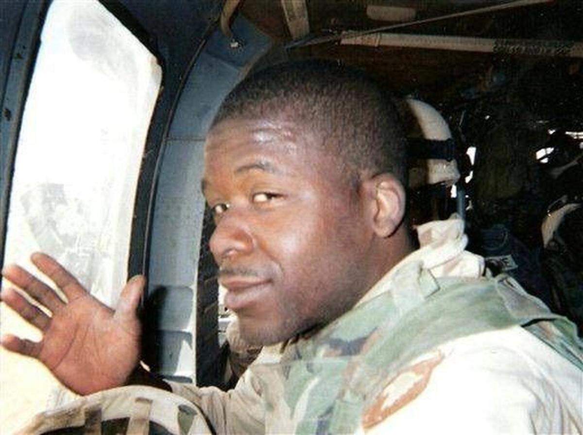 Army Staff Sgt. Santiago Halsel died when a roadside bomb detonated during his second tour in Iraq in 2006. The former football player from Bowling Green’s daughter, LaShae, plays for the Kentucky women’s basketball team.