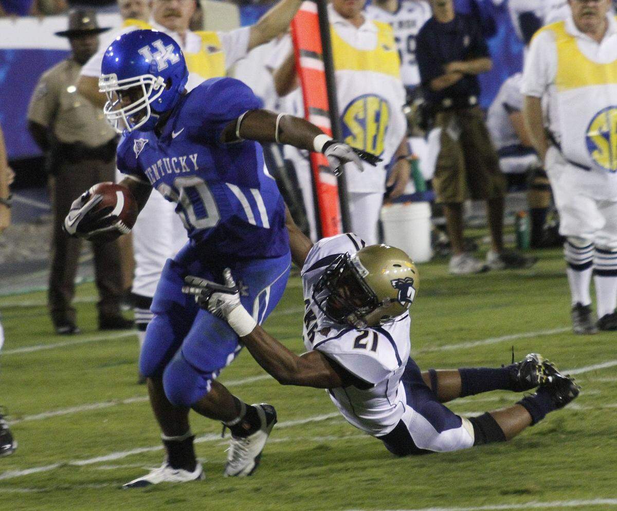 Kentucky running back Derrick Locke ran for 166 yards and two touchdowns to lead the Wildcats to victory in their only previous meeting with Akron, a 47-10 UK win on Sept. 18, 2010.