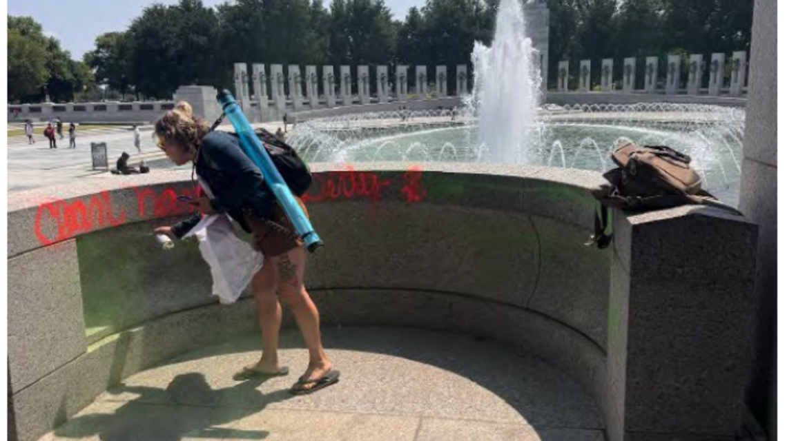 Kentucky woman accused of vandalizing WWII Memorial in D.C. with spray paint