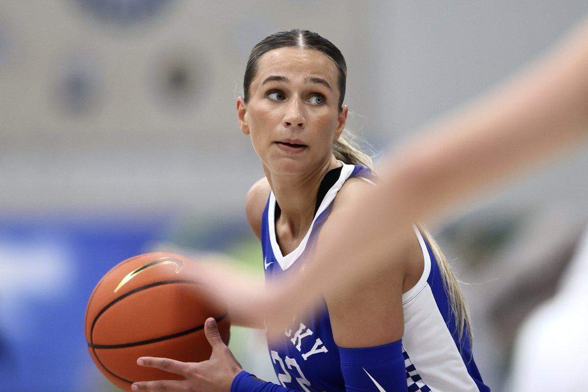 Maddie Scherr scored 25 points Thursday as Kentucky rallied from a nine-point deficit in the fourth quarter to beat Lipscomb.