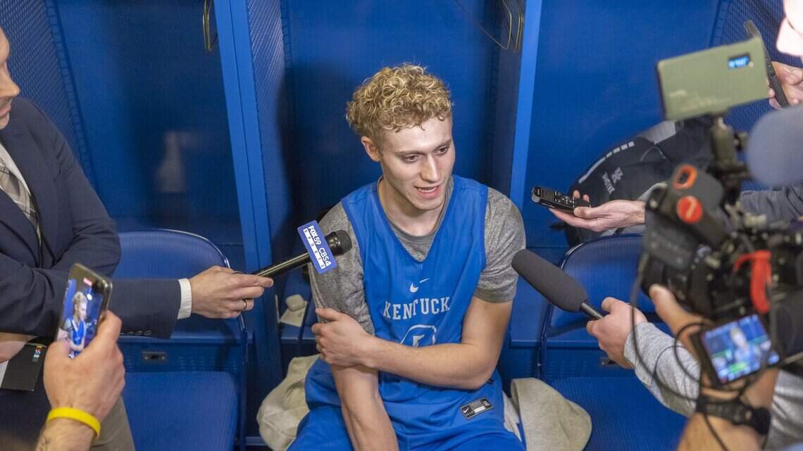 Why does UK coach Mark Pope have players give the opening statement for press conferences?
