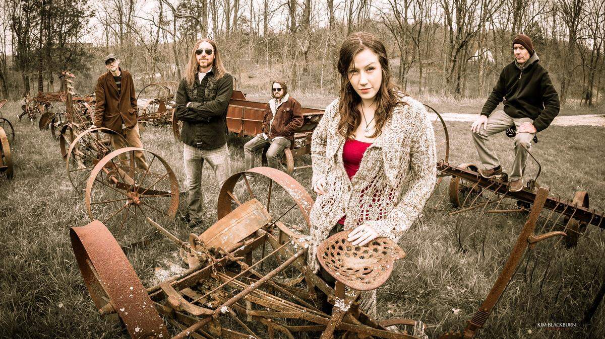 Magnolia Boulevard is (from left) Todd Copeland, Gregg Erwin, Ryan Allen, Maggie Noelle and John Roberts.