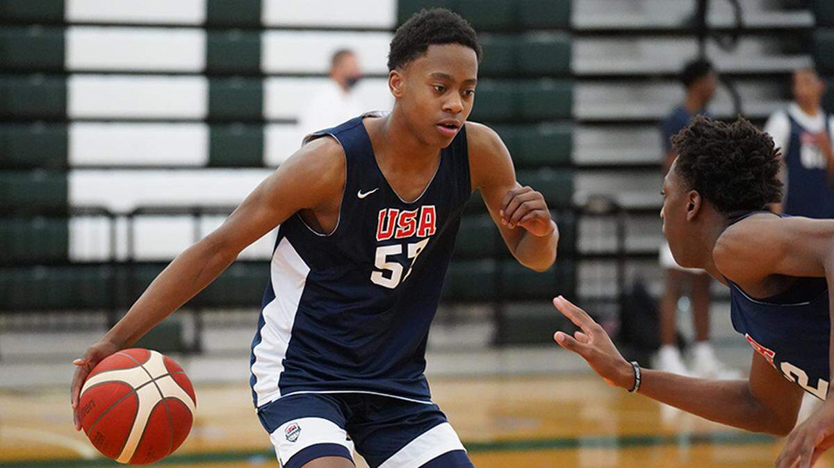 Tre Johnson is one of the top basketball recruits in the class of 2024.