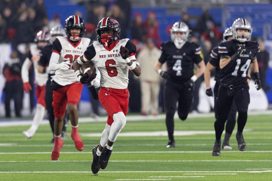 Owensboro's Kalil Shemwell (6) runs for a touchdown during the Class 5A UK HealthCare Sports Medicine State Football Finals Saturday, December 6th, 2025 at Kroger Field in Lexington KY