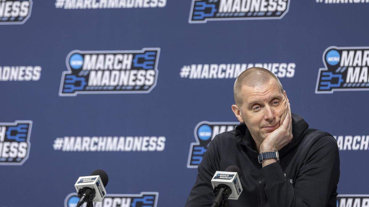 If Kentucky basketball fails to make it out of Milwaukee, is this season a failure?