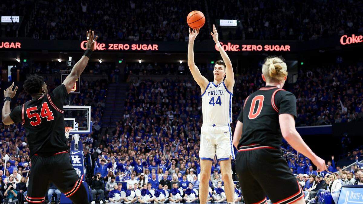 Big Z is free: Zvonimir Ivisic makes college basketball debut for Kentucky basketball